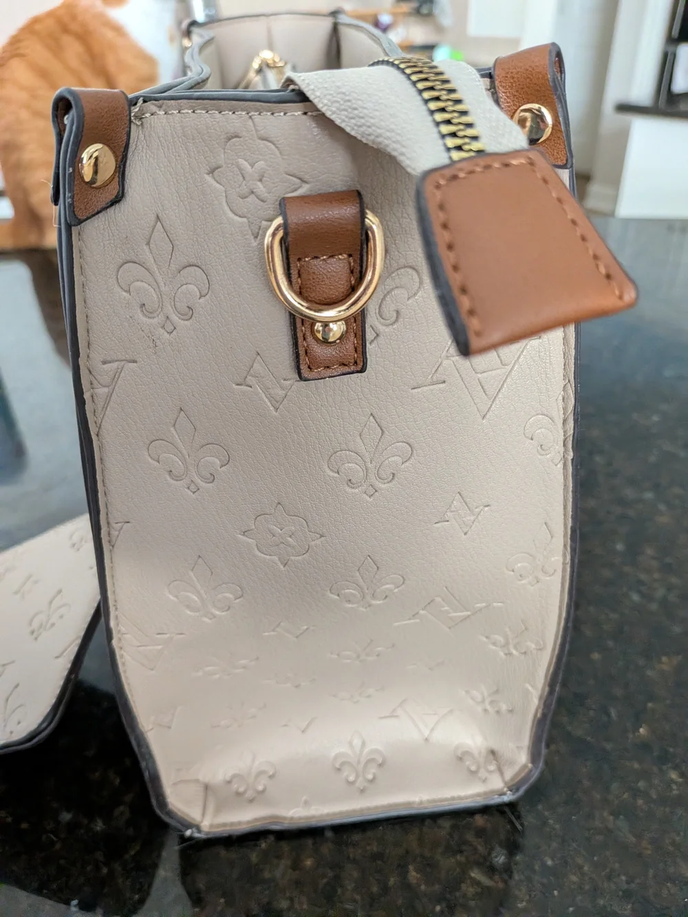 N/A chic cream